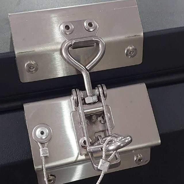 bushwakka-360-nest-roof-top-tent-latch